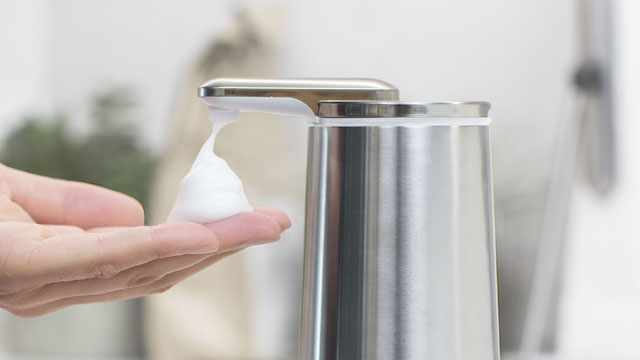 Distributeur de savon à pompe Simplehuman Sensor