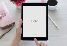 Comment réparer un appareil iOS bloqué sur l'écran "Hello" ?