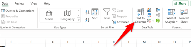 Cliquez sur "Texte aux colonnes" dans le "Données" onglet dans Excel.