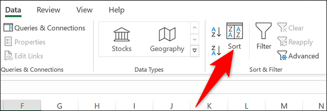 Cliquez sur "Sorte" dans le "Trier et filtrer" partie de la "Données" onglet dans Excel.