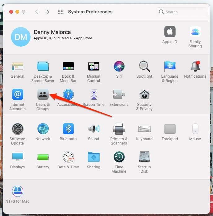 Capture d'écran montrant où les utilisateurs peuvent cliquer sur Utilisateurs et groupes sur Mac